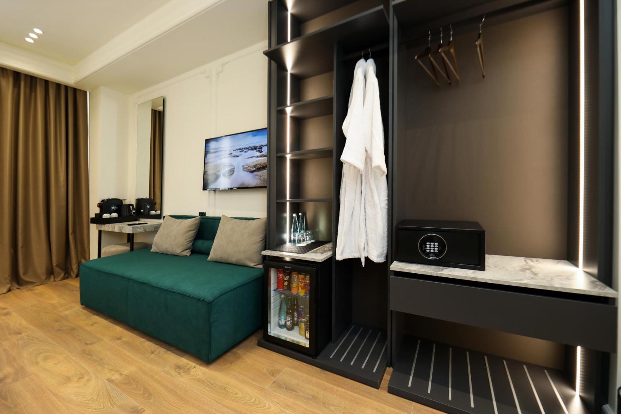 Vlorë Hotel Adore מראה חיצוני תמונה