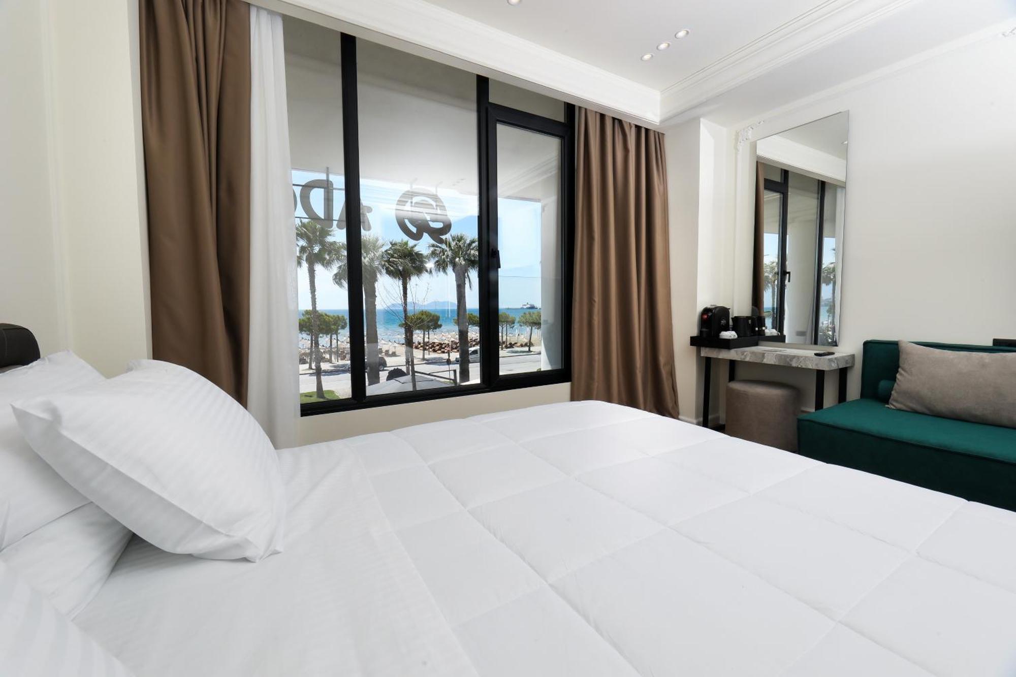 Vlorë Hotel Adore מראה חיצוני תמונה