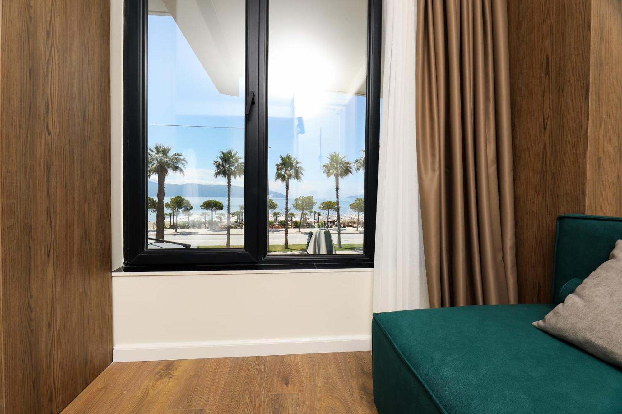 Vlorë Hotel Adore מראה חיצוני תמונה