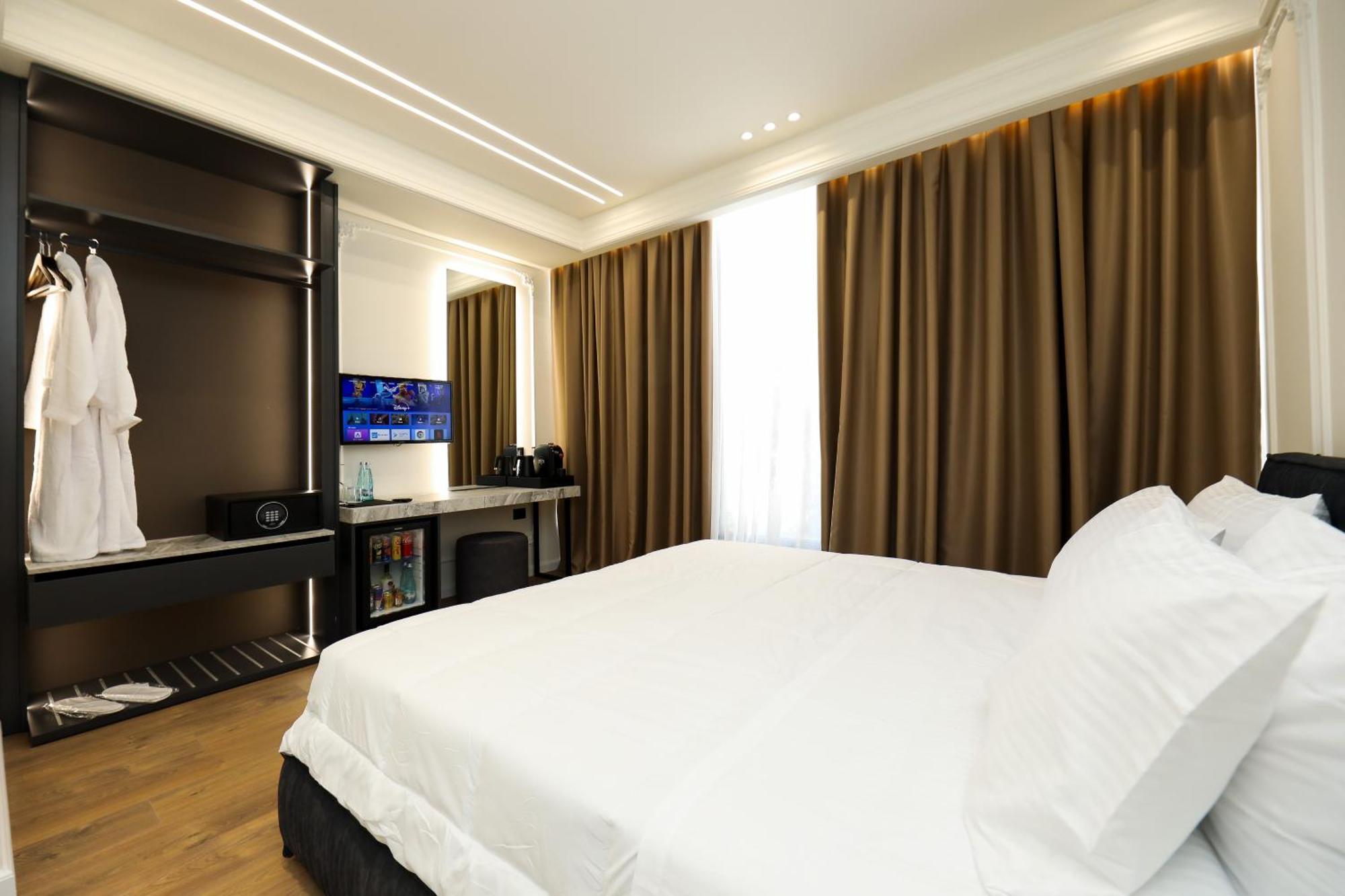Vlorë Hotel Adore מראה חיצוני תמונה