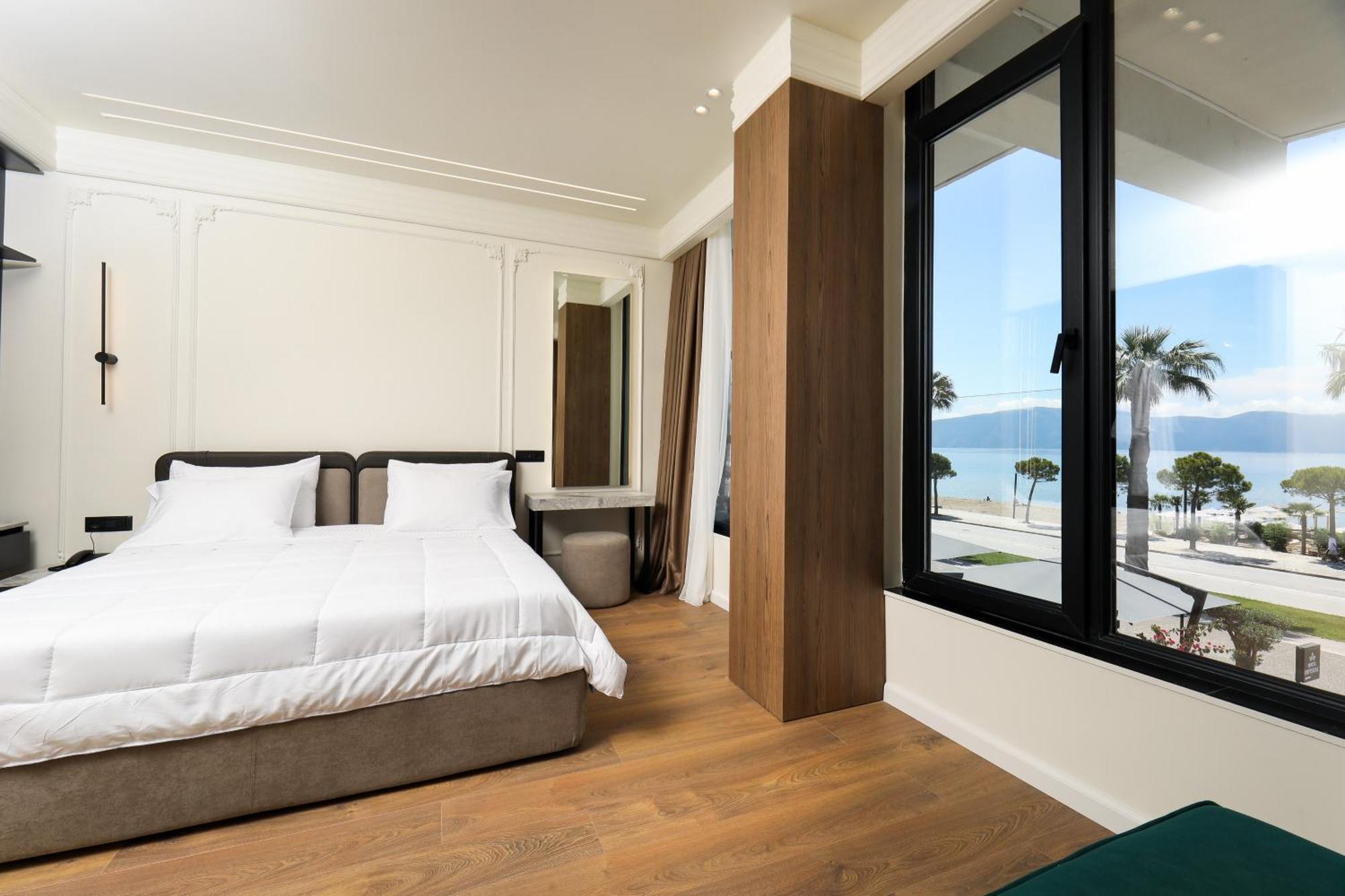 Vlorë Hotel Adore מראה חיצוני תמונה