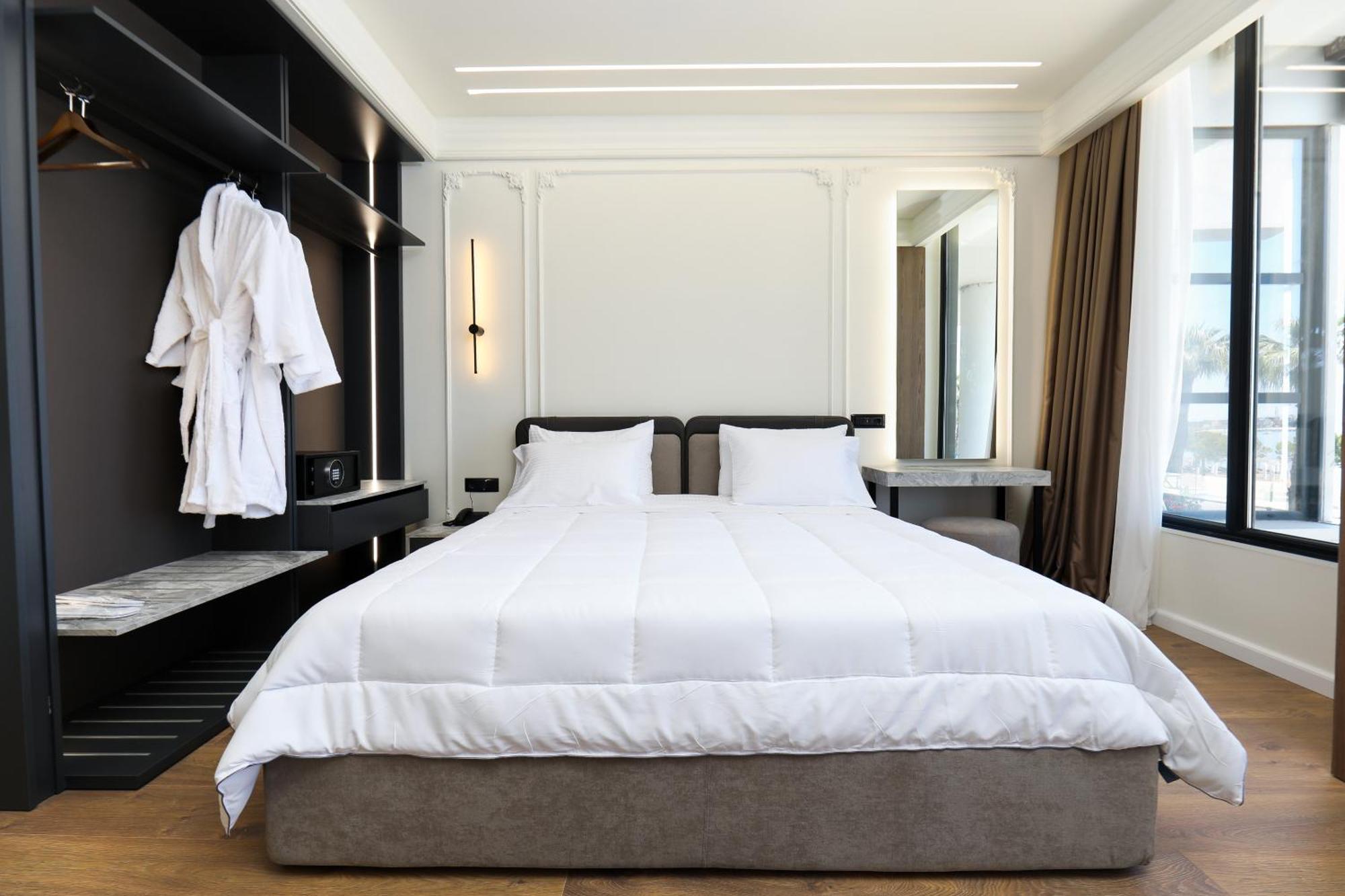 Vlorë Hotel Adore מראה חיצוני תמונה